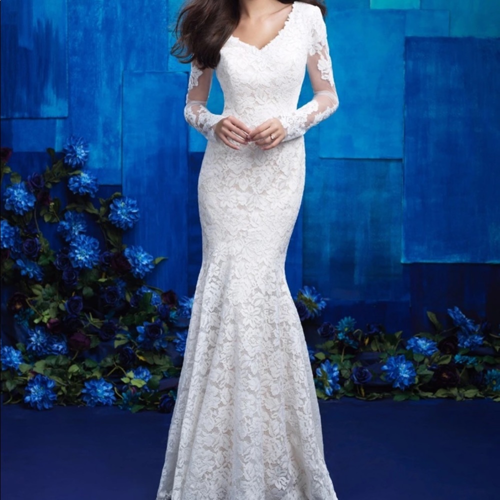 Custom made Modest lace Wedding Dress Long sleeves